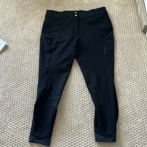 Brand new Ariat Tri-Factor knee patch breeches